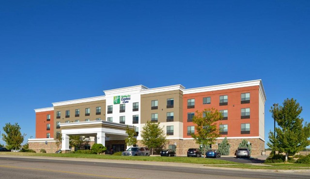 Holiday Inn Express & Suites Pueblo by IHG