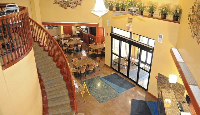 Holiday Inn Express & Suites St. Louis West - Fenton by IHG