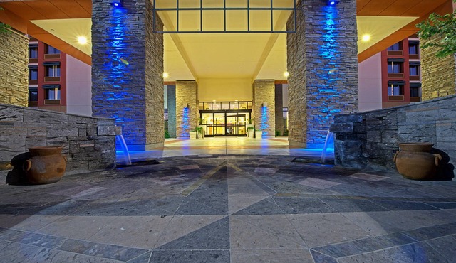 Holiday Inn Express & Suites Tempe by IHG