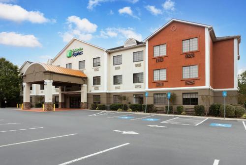 Holiday Inn Express & Suites Acworth - Kennesaw Northwest by IHG