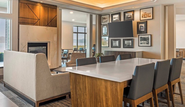 Holiday Inn Express & Suites Astoria by IHG