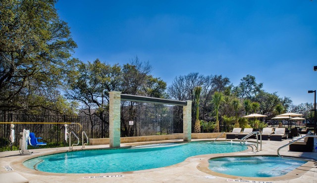 Holiday Inn Express & Suites Austin NW - Arboretum Area by IHG
