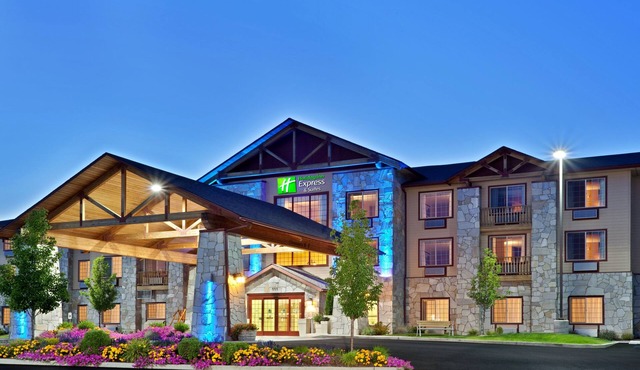 Holiday Inn Express & Suites Cheney by IHG