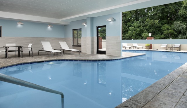 Holiday Inn Express & Suites Knoxville-Clinton by IHG