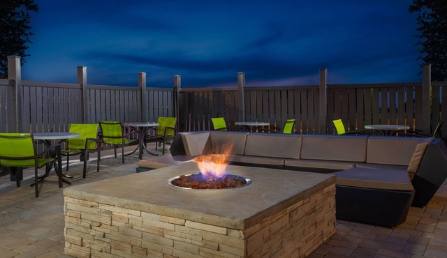 Holiday Inn Express & Suites Columbus Airport East by IHG