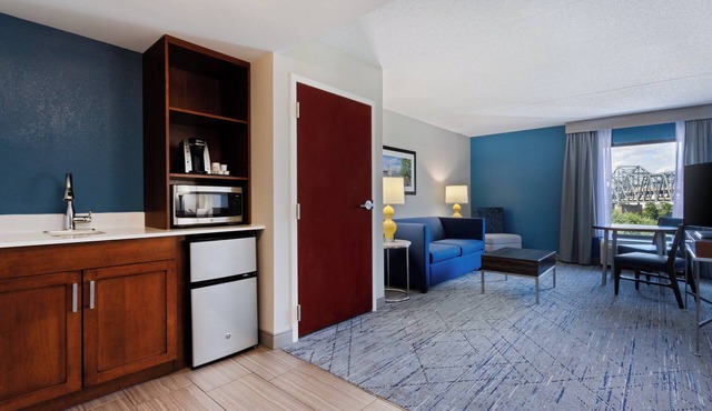 Holiday Inn Express & Suites Cincinnati Riverfront by IHG