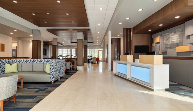 Holiday Inn Express & Suites Dalton - Walnut Ave by IHG