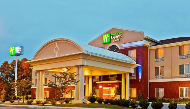 Holiday Inn Express & Suites Dickson by IHG