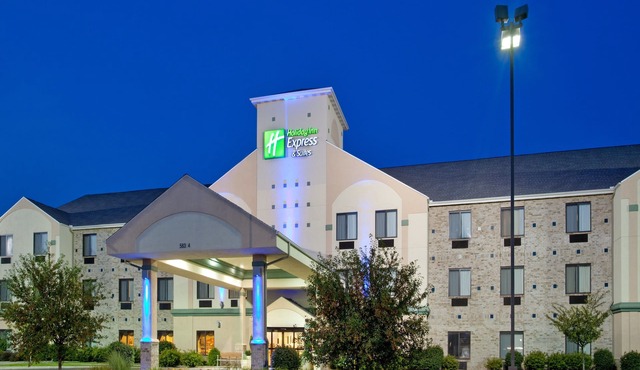 Holiday Inn Express & Suites Elkhart by IHG