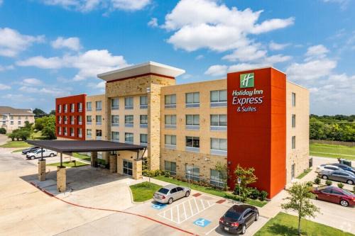 Holiday Inn Express & Suites Forney