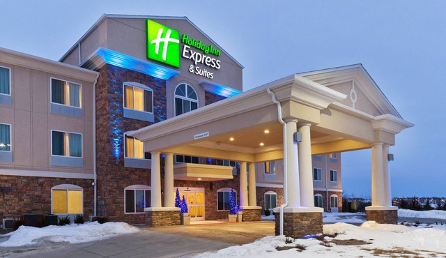 Holiday Inn Express & Suites Omaha I-80 by IHG