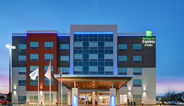Holiday Inn Express & Suites Memorial – CityCentre by IHG