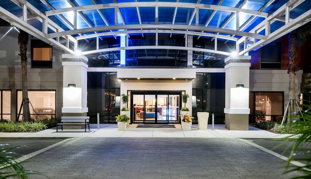 Holiday Inn Express & Suites Lakeland South by IHG