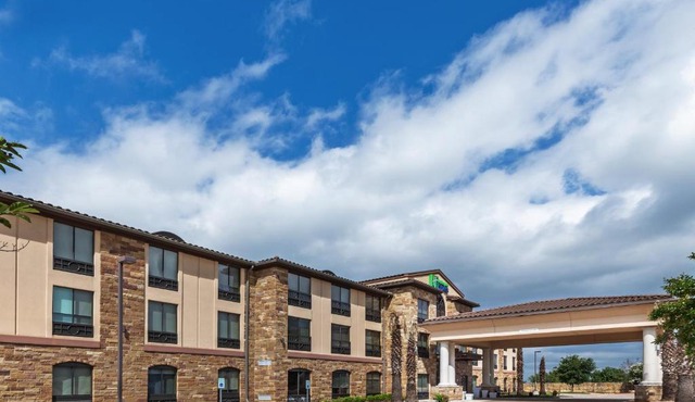 Holiday Inn Express & Suites Austin NW – Lakeway by IHG