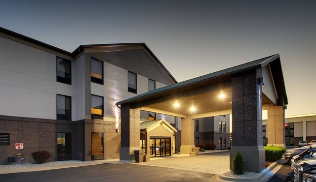 Holiday Inn Express & Suites Lebanon by IHG