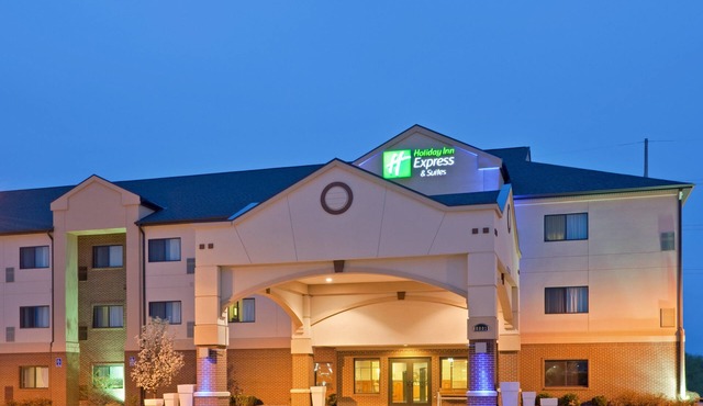 Holiday Inn Express & Suites South - Lincoln by IHG