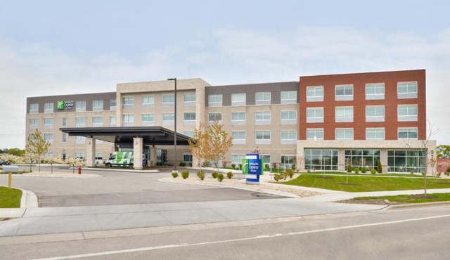 Holiday Inn Express & Suites Madison by IHG