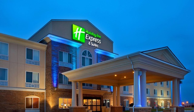 Holiday Inn Express & Suites Mattoon by IHG