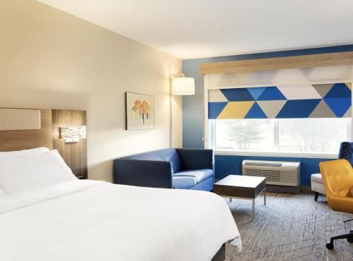 Holiday Inn Express & Suites Mentor - Banquet Center by IHG