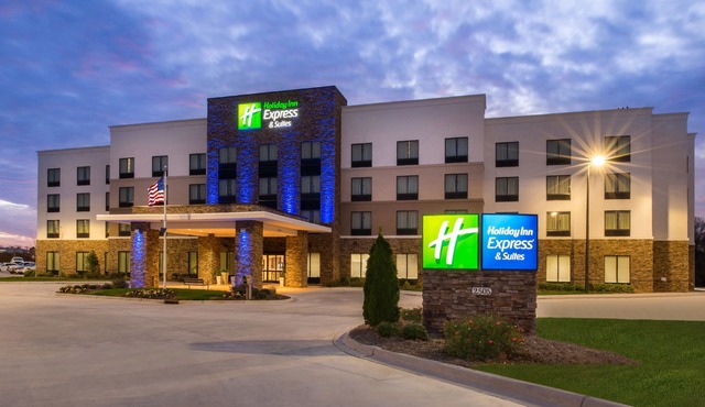 Holiday Inn Express & Suites Monroe by IHG