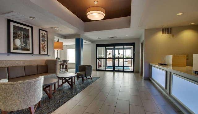 Holiday Inn Express & Suites Morris by IHG