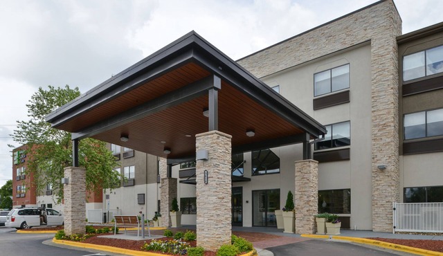 Holiday Inn Express & Suites Raleigh NE - Medical Ctr Area by IHG