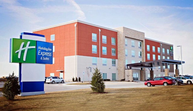 Holiday Inn Express & Suites - Rantoul by IHG