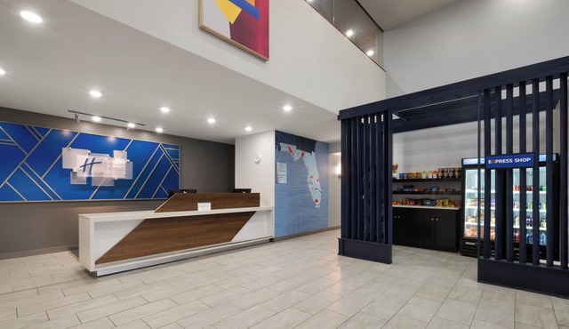 Holiday Inn Express & Suites Sebring by IHG