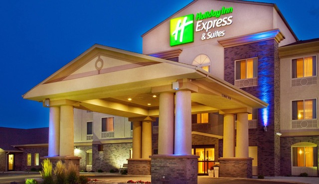Holiday Inn Express & Suites Sheldon by IHG