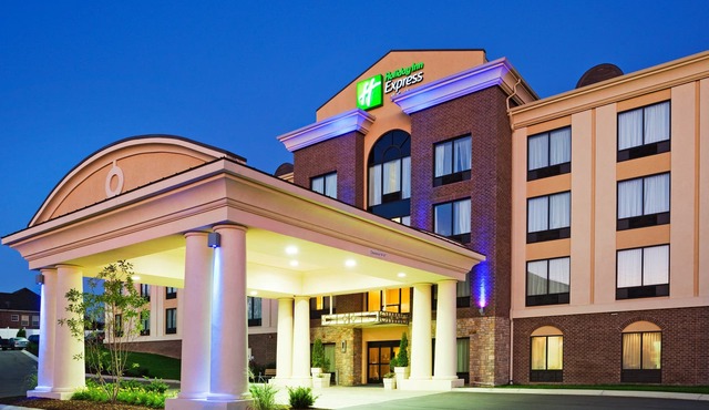 Holiday Inn Express & Suites Smyrna by IHG