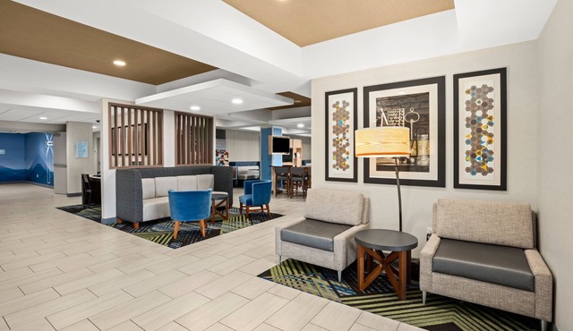 Holiday Inn Express Suites Sumner by IHG