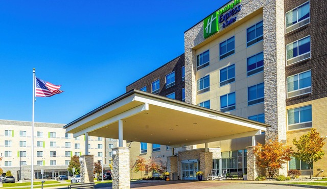Holiday Inn Express & Suites Toledo West by IHG