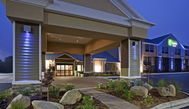 Holiday Inn Express & Suites Willmar by IHG