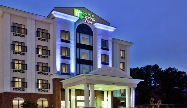 Holiday Inn Express & Suites Wilson-Downtown by IHG