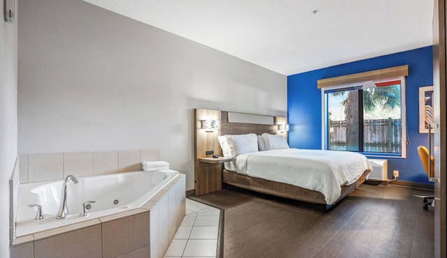 Holiday Inn Express & Suites Jacksonville - Atlantic Beach by IHG