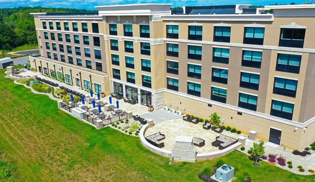 Holiday Inn Express and Suites-Elizabethtown North by IHG