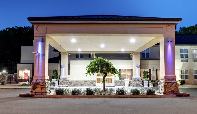 Holiday Inn Express Hurricane by IHG
