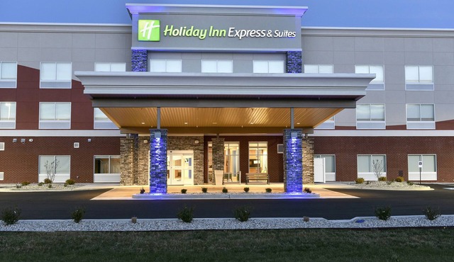 Holiday Inn Express & Suites Madisonville by IHG