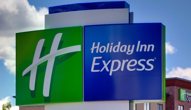 Holiday Inn Express & Suites Milledgeville by IHG