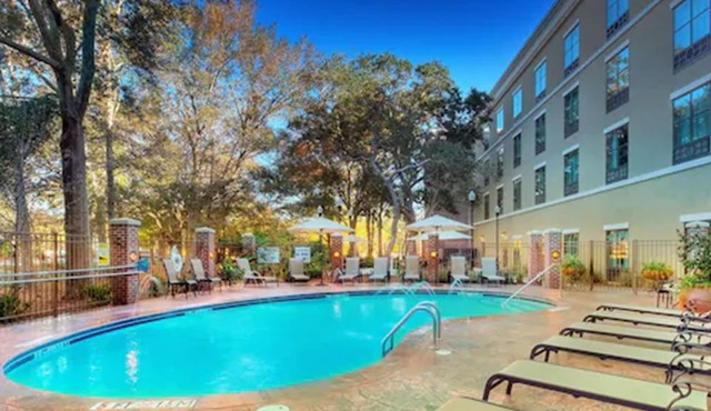 Holiday Inn Express & Suites Mt. Pleasant by IHG