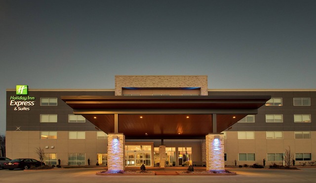Holiday Inn Express & Suites Mount Vernon by IHG