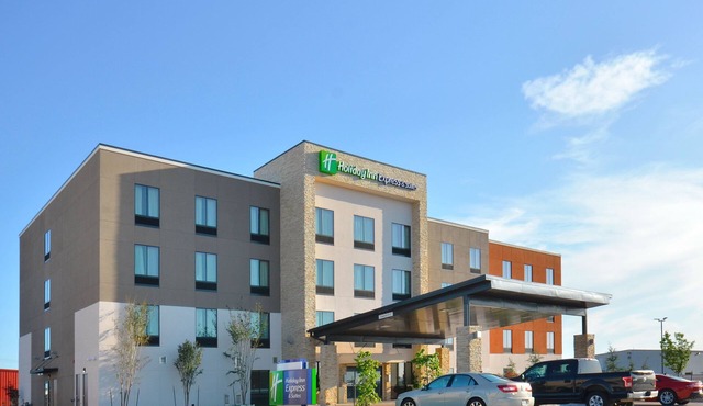 Holiday Inn Express & Suites Oklahoma City Mid - Arpt Area by IHG