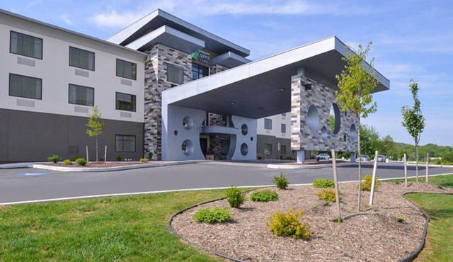 Holiday Inn Express & Suites Shippensburg by IHG