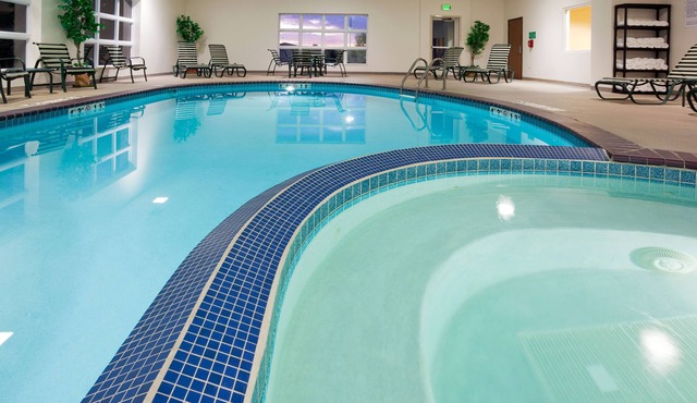 Holiday Inn Express and Suites Stevens Point by IHG