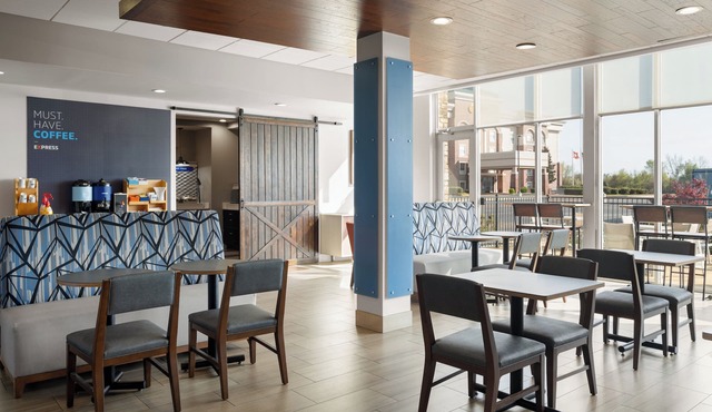 Holiday Inn Express and Suites West Memphis by IHG