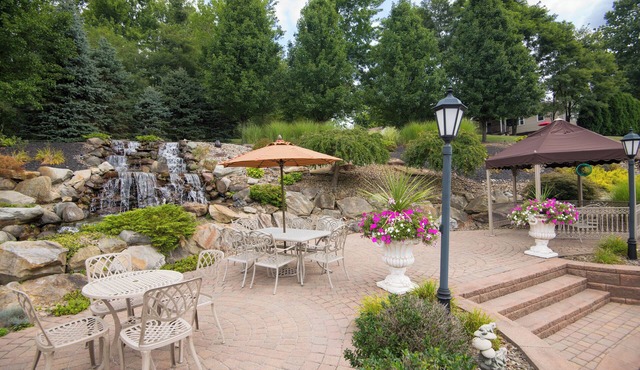 Holiday Inn Express & Suites Sharon-Hermitage by IHG