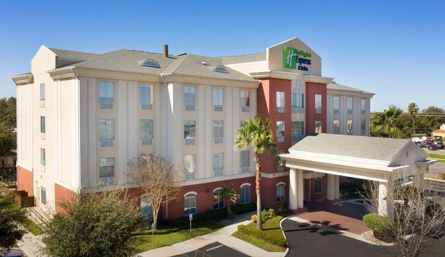Holiday Inn Express Uvalde by IHG