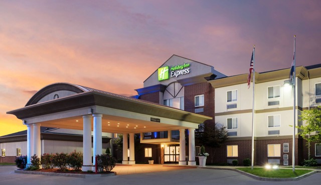 Holiday Inn Express Warrenton by IHG