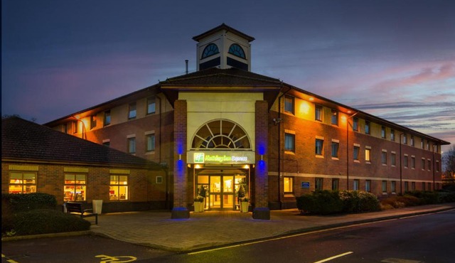 Holiday Inn Express Warwick - Stratford-upon-Avon by IHG