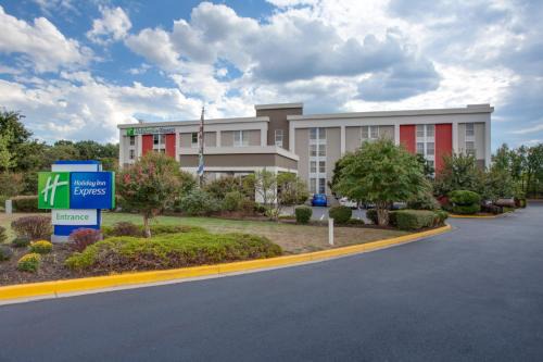 Holiday Inn Express Washington DC East- Andrews AFB by IHG